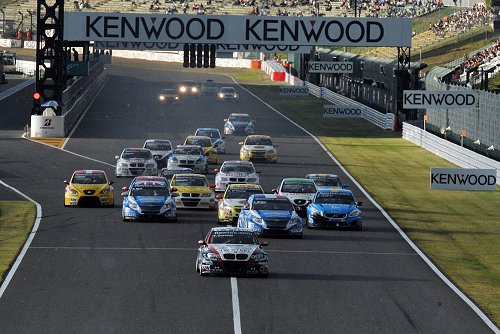 Tom Coronel neemt de leiding in WTCC race 2